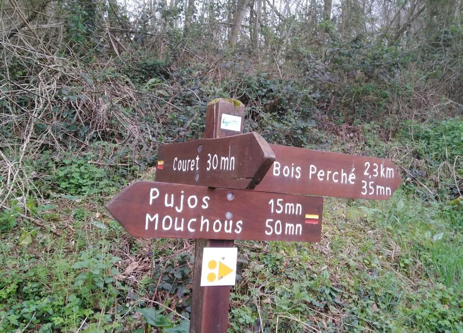 Maison Des 2 Grottes Estadens Hébergement de vacances